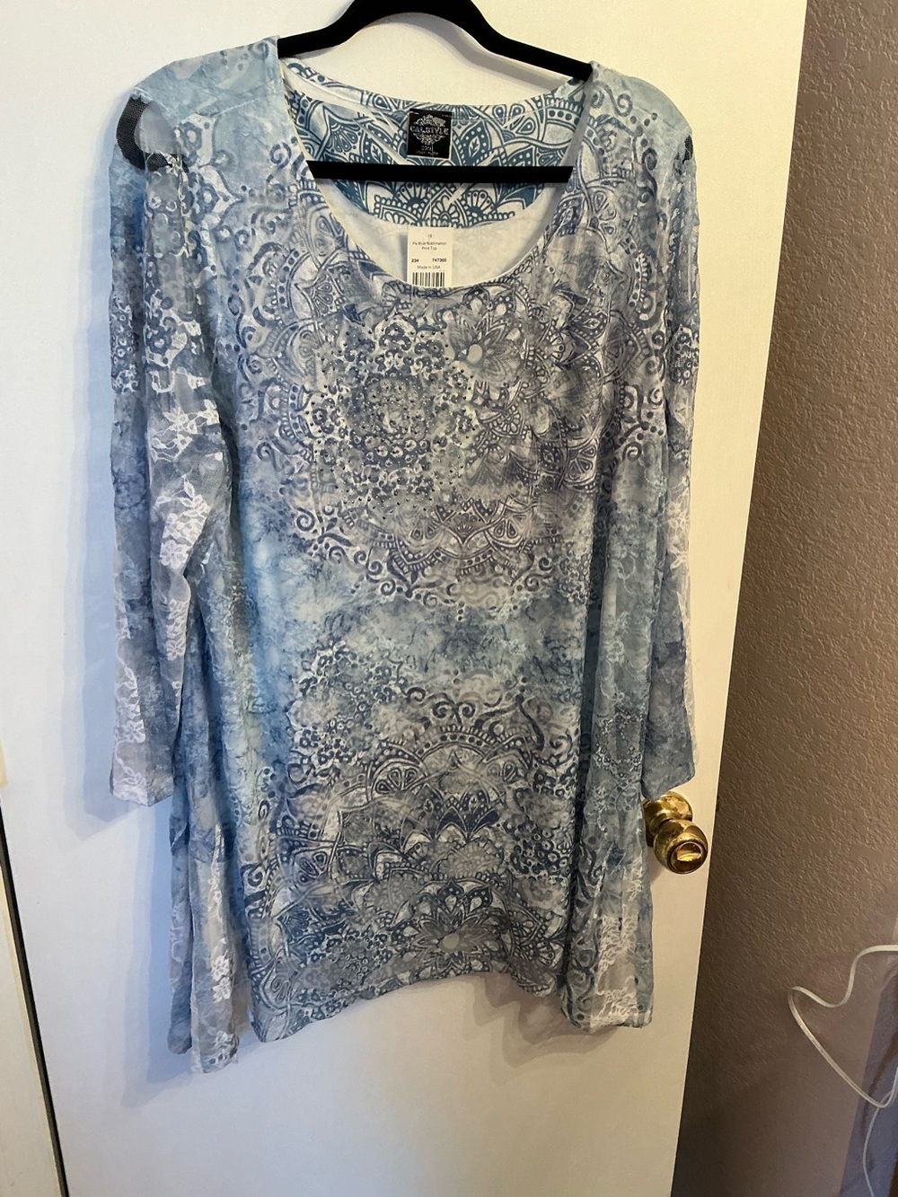Cal Style USA Blouse Women's 2X  Blue Lace Embellished Lined Tunic Top new